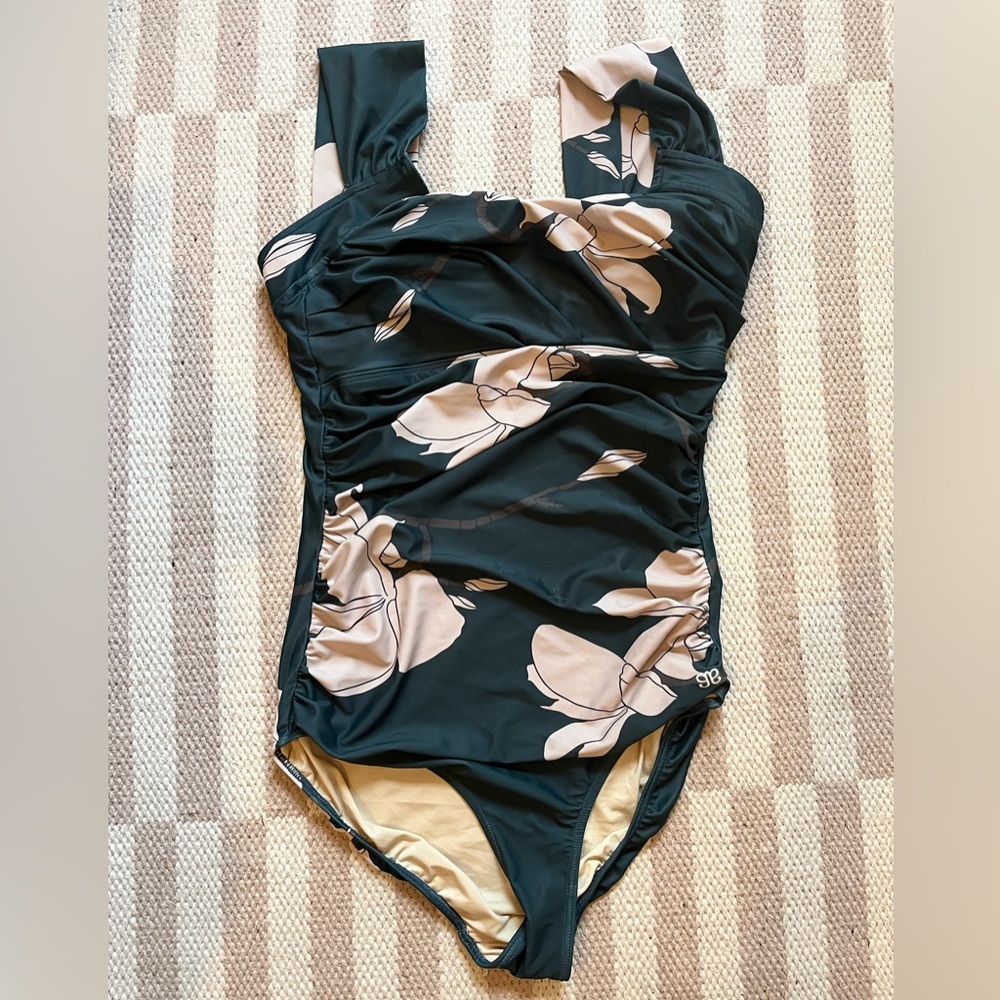 Albion fit swimsuit women’s large